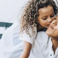 mom-daughter-playing