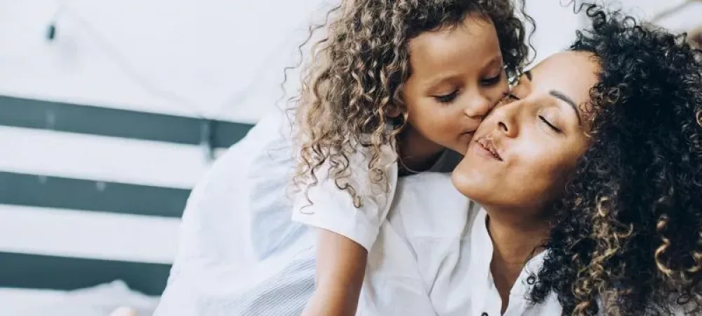 mom-daughter-playing