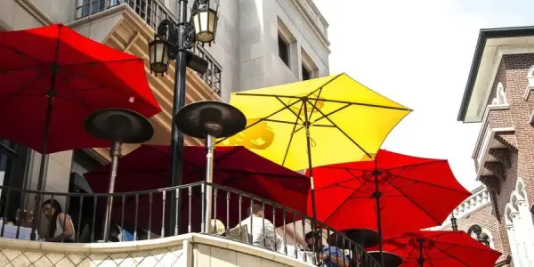 outdoor restaurant